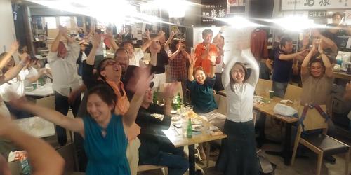 勝利の瞬間、築地会場は歓喜の「やったー」でわき上がった