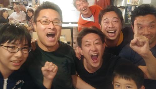前半終了、築地のPV会場では「このままいくぞー」と大合唱になった
