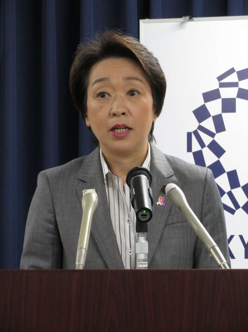 定例会見を行った橋本聖子五輪相（撮影・近藤由美子）