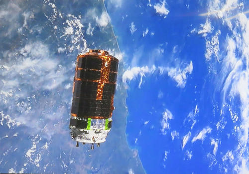 国際宇宙ステーション（ISS）から分離して大気圏へ突入する補給機「こうのとり」8号機（2019年11月2日）（C）JAXA