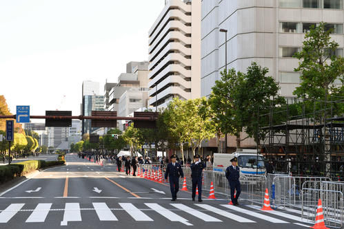 交通規制された青山一丁目交差点（撮影・滝沢徹郎）