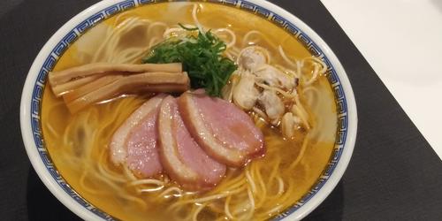 うえ田のラーメン。本番ではこの上にキンメダイのあぶりが乗る