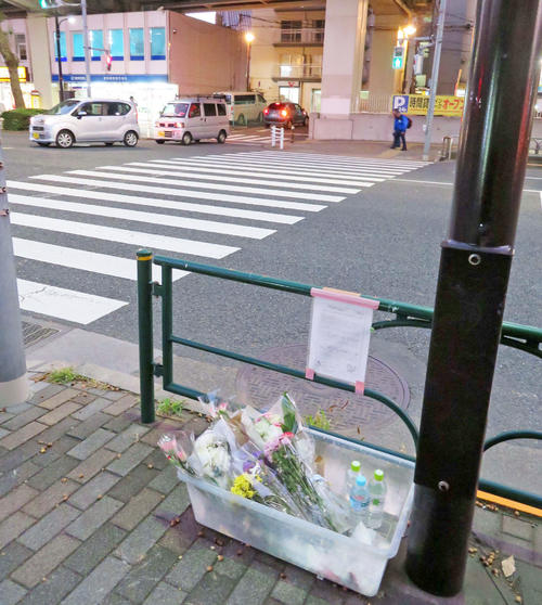 自動車を使った無差別殺人を予告する投稿が届いた豊島区役所に近い、4月に暴走事故が発生した池袋の現場（撮影・村上幸将）