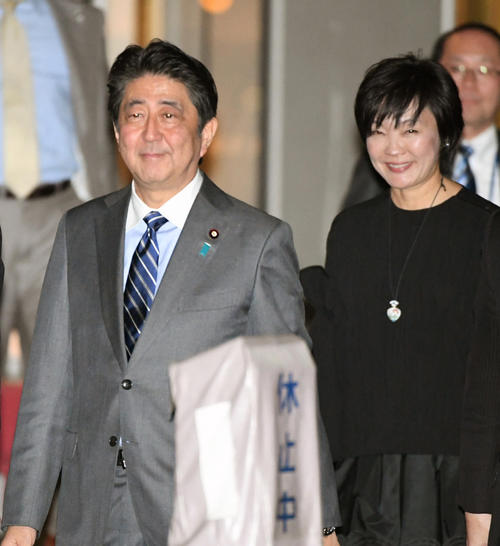 安倍晋三首相と昭恵夫人（2017年11月5日撮影）