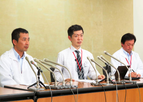 厚労省で会見を開いたケイセイ・フーズ労働組合の、左から井原永治氏、加藤正樹氏、諏訪正宏氏（2019年11月7日撮影）