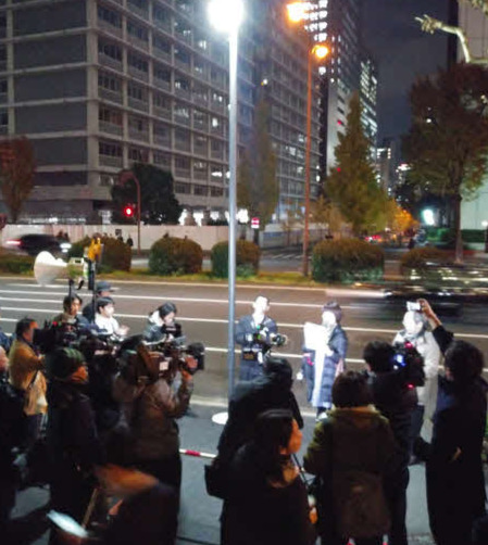 東京・文科省前で大学入学共通テストなどの中止を求める抗議集会を開催した有志（撮影・久保勇人）