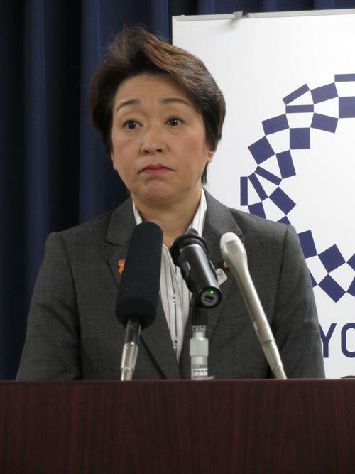 閣議後の定例会見を行った橋本聖子五輪相（撮影・近藤由美子）