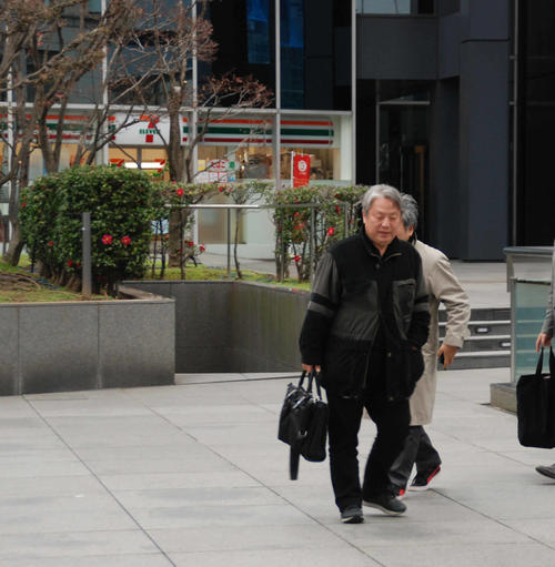 大阪市内でセブン本部との話し合いを行った松本実敏さん（撮影・松浦隆司）