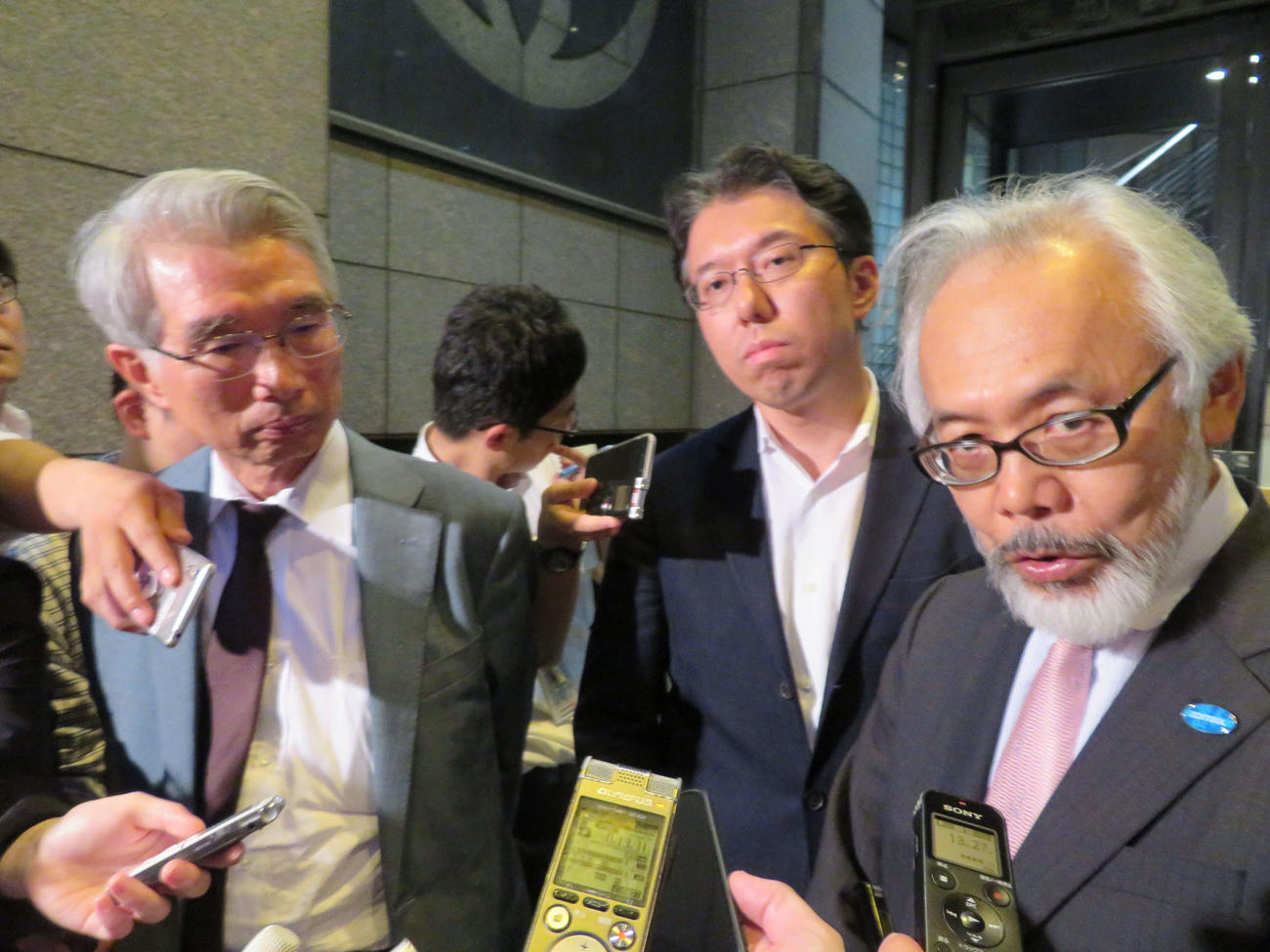 高野弁護士 ゴーン被告逃亡は 犯罪と全否定できず 社会 日刊スポーツ