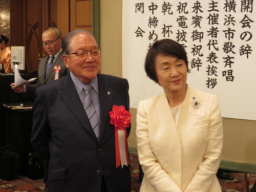 ツーショットを披露した“ハマのドン”藤木幸夫会長と林文子横浜市長