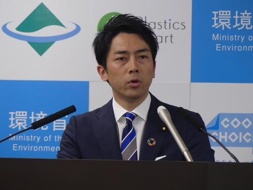 今年初めての閣議後会見に臨んだ小泉進次郎環境相