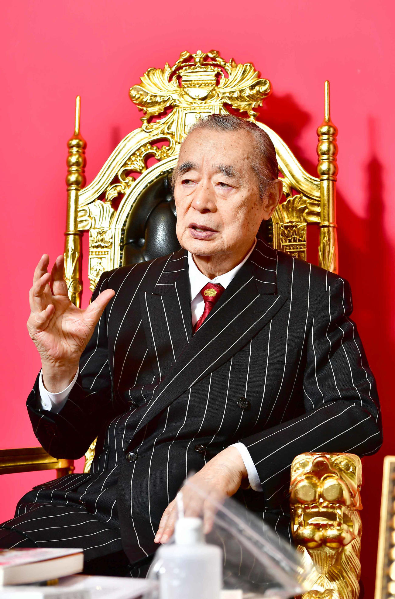 健康の秘けつについて語るドクター・中松氏