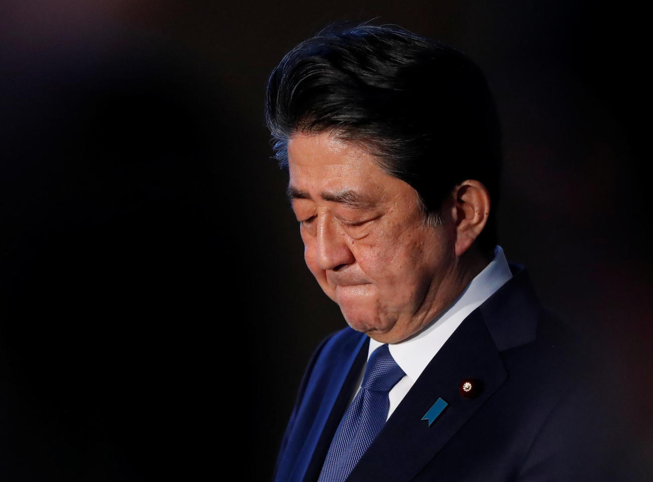 会見に臨む安倍首相（ロイター）