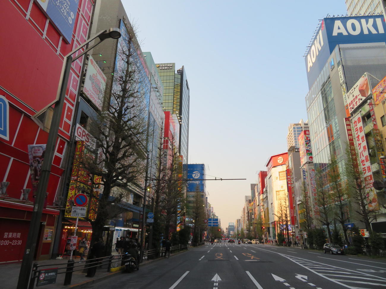 普段より人通りが少ない東京・秋葉原
