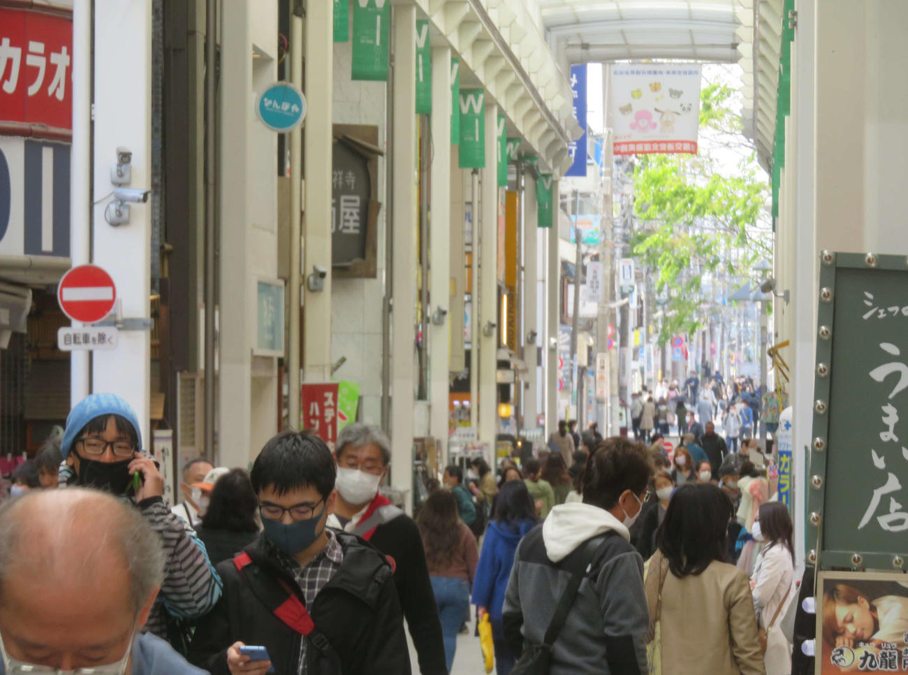 前週11日の東京・吉祥寺のアーケード街（撮影・大上悟）