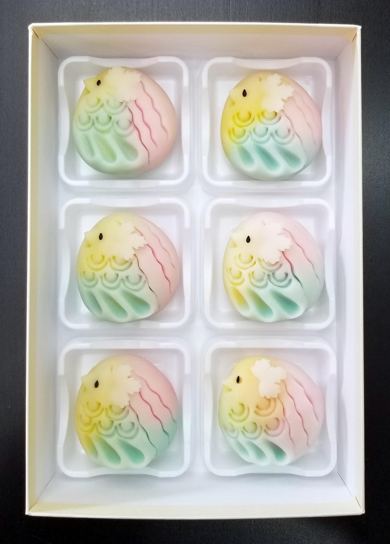 疫病封じ込めを祈願した上生菓子「安寧」（松栄堂提供）