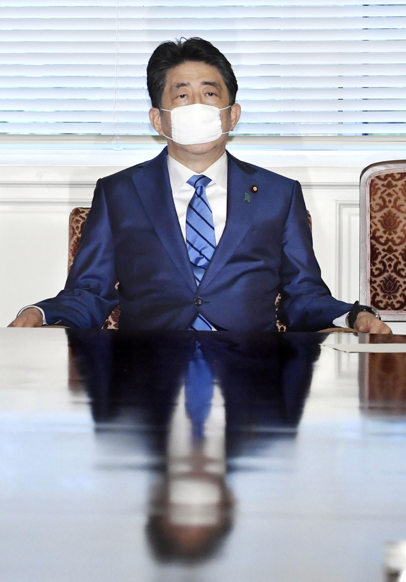 自民党役員会に臨む安倍首相（共同）