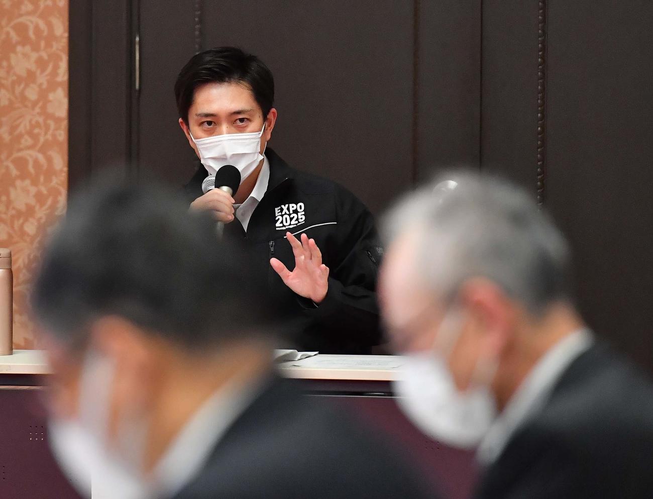 第17回大阪府新型コロナウイルス対策本部会議で話す大阪府吉村洋文知事（撮影・上田博志）