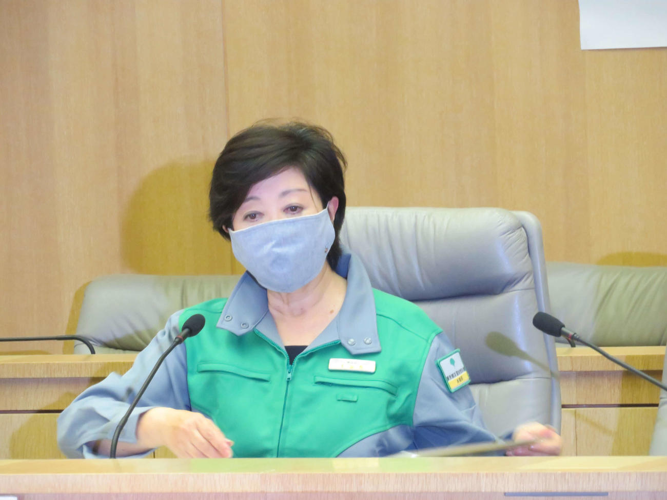 第29回東京都新型コロナウイルス感染症対策本部会議に出席した小池百合子知事（撮影・村上幸将）
