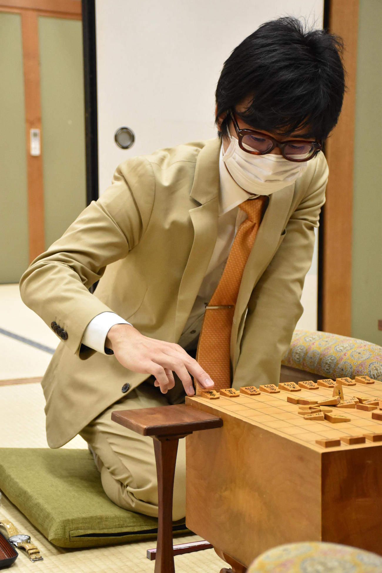 藤井聡太七段との同期対決に臨んだ大橋貴洸六段（日本将棋連盟提供）