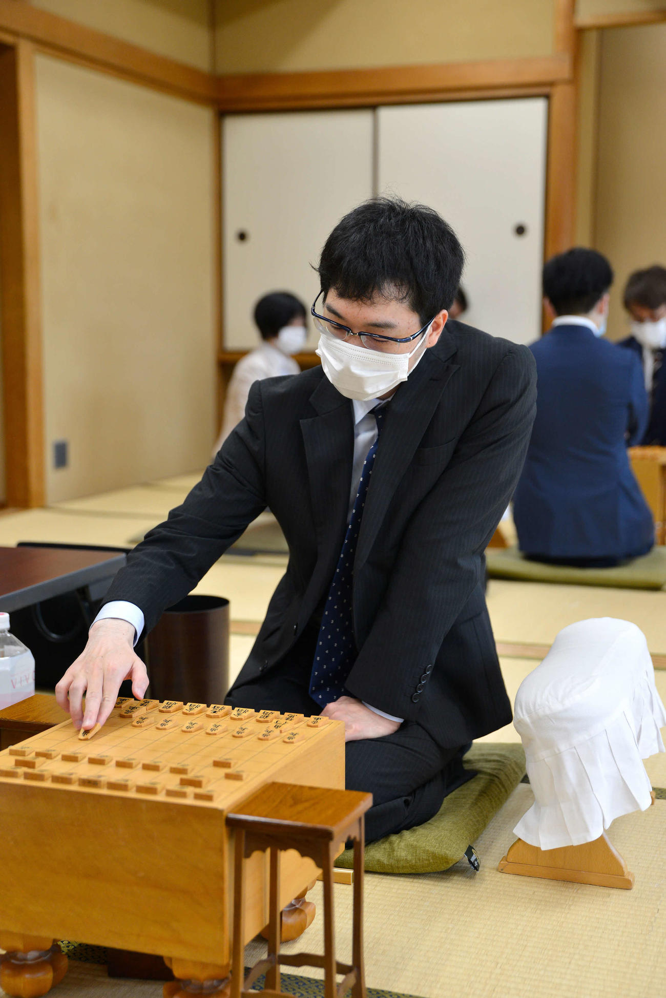 第61期王位戦挑戦者決定リーグ戦最終一斉対局に臨んだ阿部健治郎七段（日本将棋連盟提供）