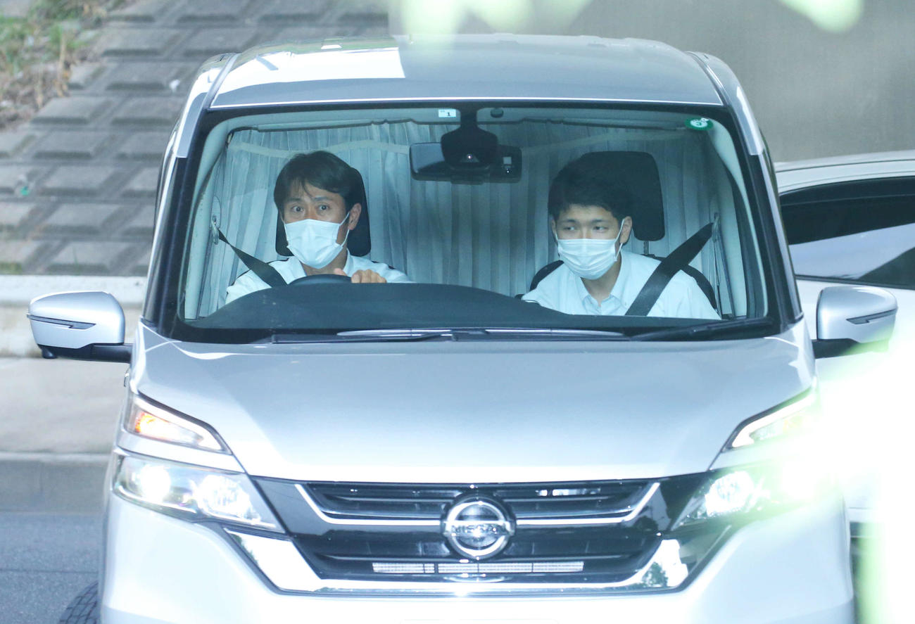 河井案里容疑者を乗せたと思われる車が東京拘置所に到着する（撮影・河田真司）　