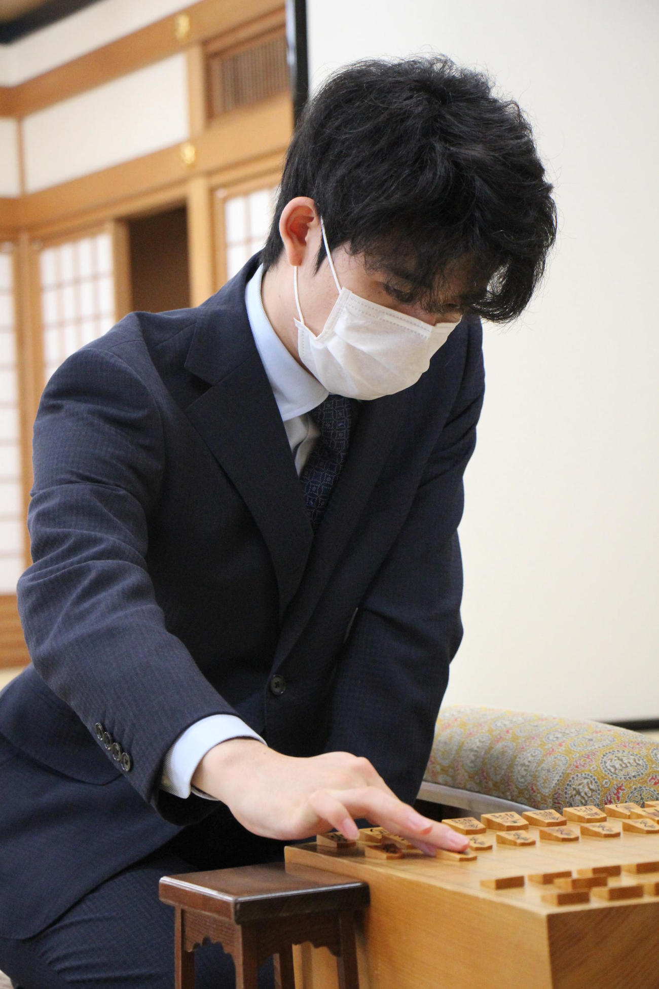 師弟対決に臨む藤井聡太七段（日本将棋連盟提供）