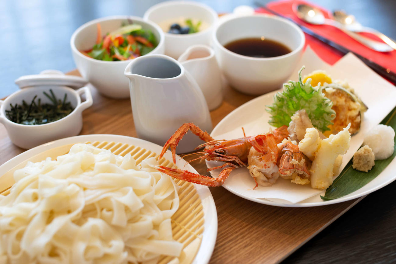 2日目の昼食に藤井聡太七段が注文した「冷やしきしめん御膳」（日本将棋連盟提供）