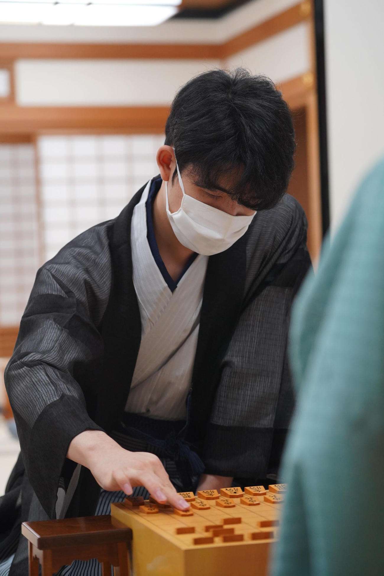 第91期棋聖戦5番勝負第4局に臨んだ藤井聡太七段（日本将棋連盟提供）