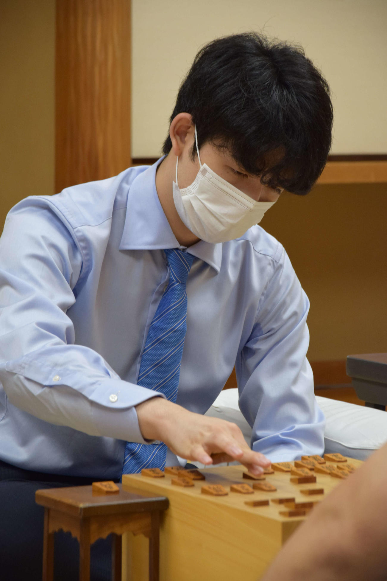 丸山九段に竜王戦決勝トーナメント初戦で敗れた藤井棋聖（日本将棋連盟提供）