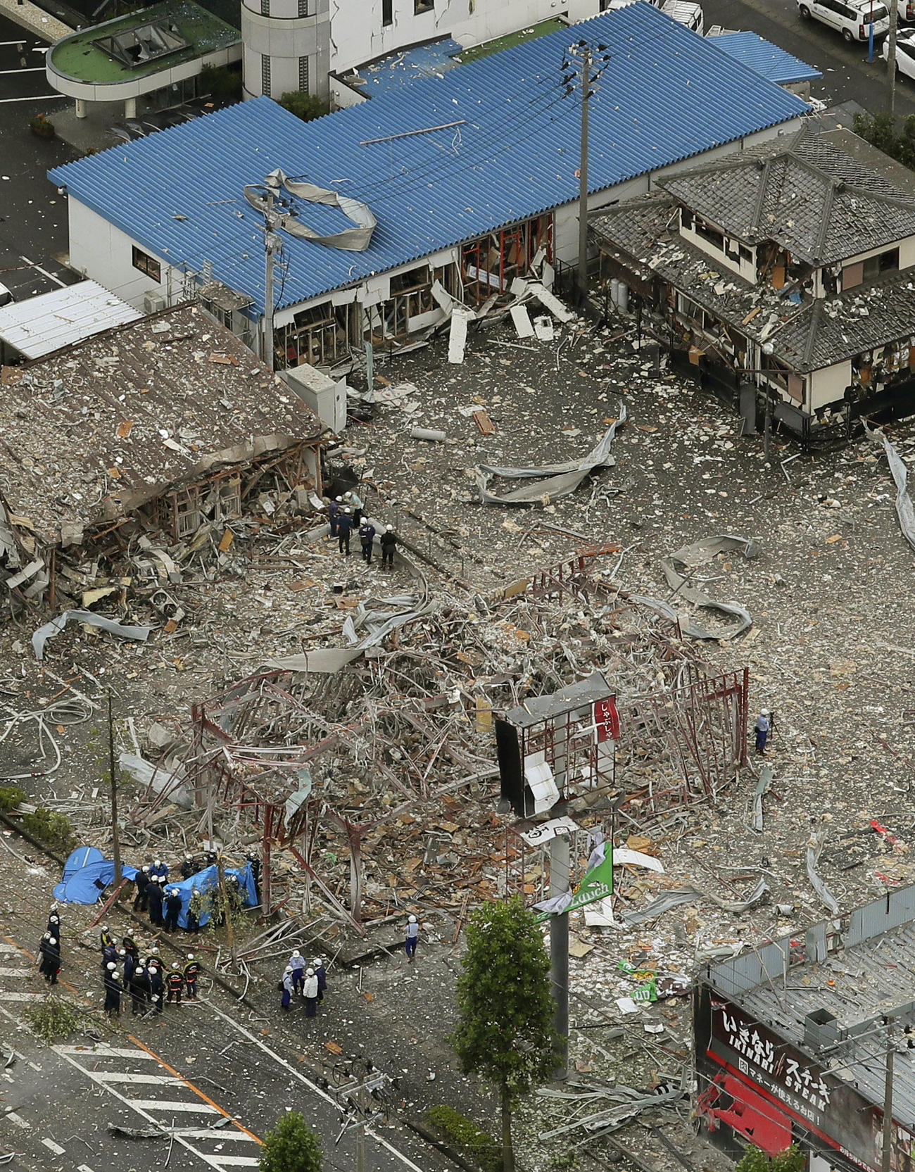 爆発があった現場＝30日午前11時15分、福島県郡山市（共同）