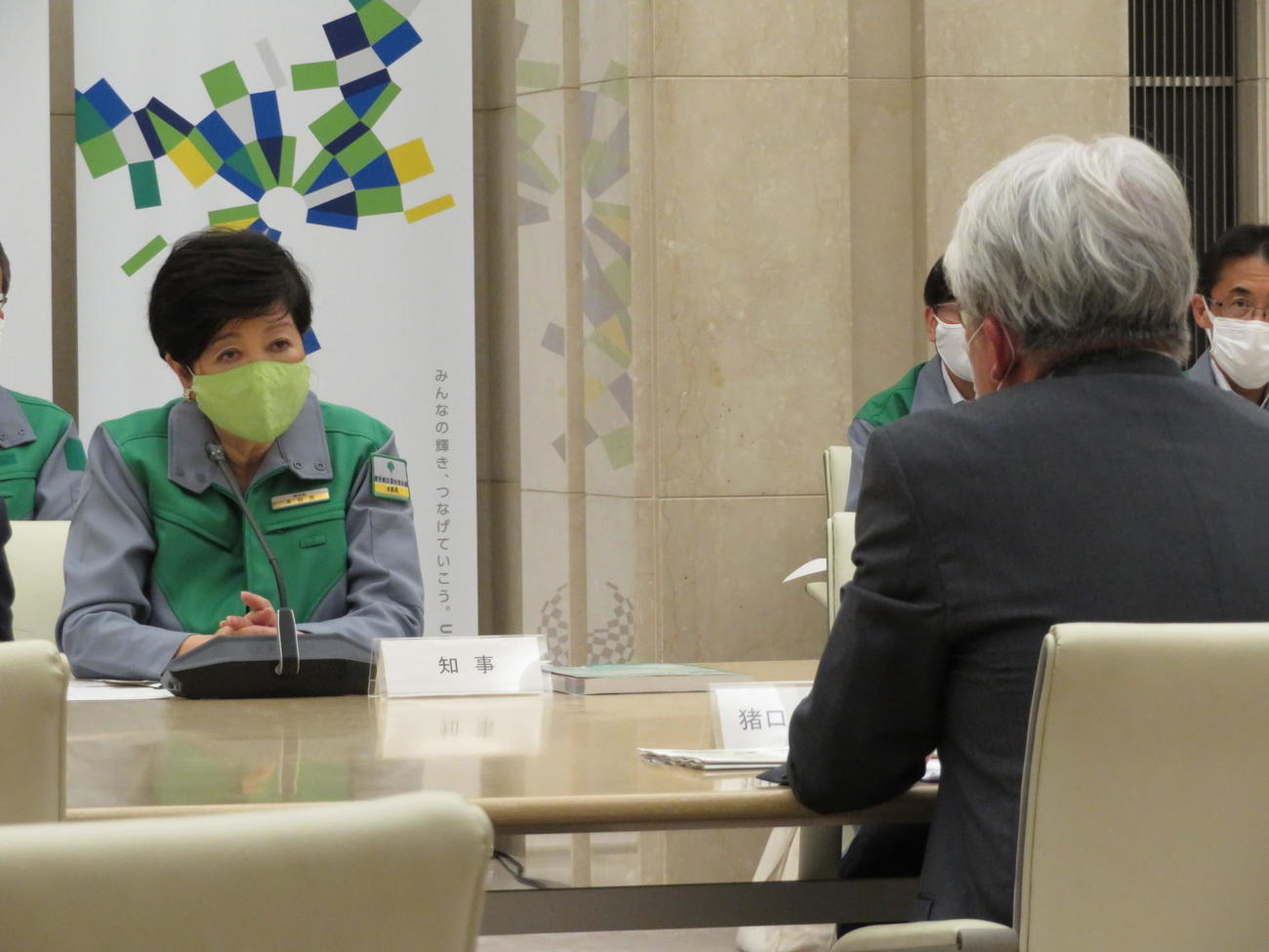 東京都の新型コロナウイルス感染症モニタリング会議に出席した小池百合子知事（撮影・近藤由美子）