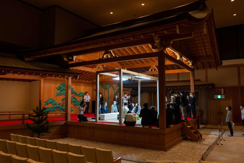 第61期王位戦7番勝負の第4局の対局会場となった福岡市中央区の大濠公園能楽堂（日本将棋連盟提供）