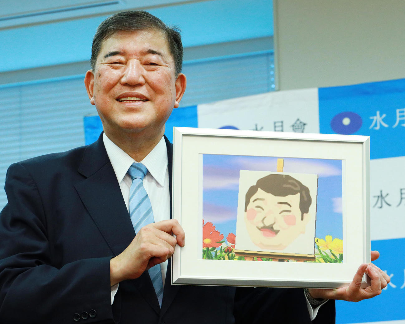 自民党総裁選選挙運動で「ニンテンドースイッチ」の人気ソフト「あつまれ　どうぶつの森」の活用を考える石破茂自民党元幹事長（撮影・中島郁夫）
