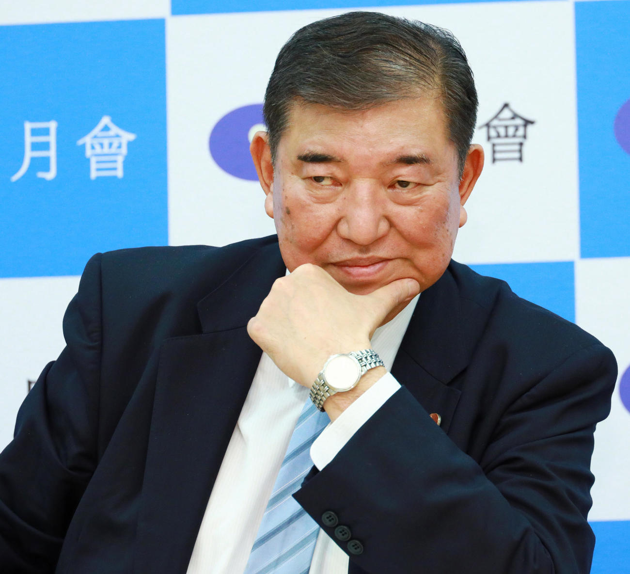 懇談会で色々な表情を見せる石破茂自民党元幹事長（撮影・中島郁夫）