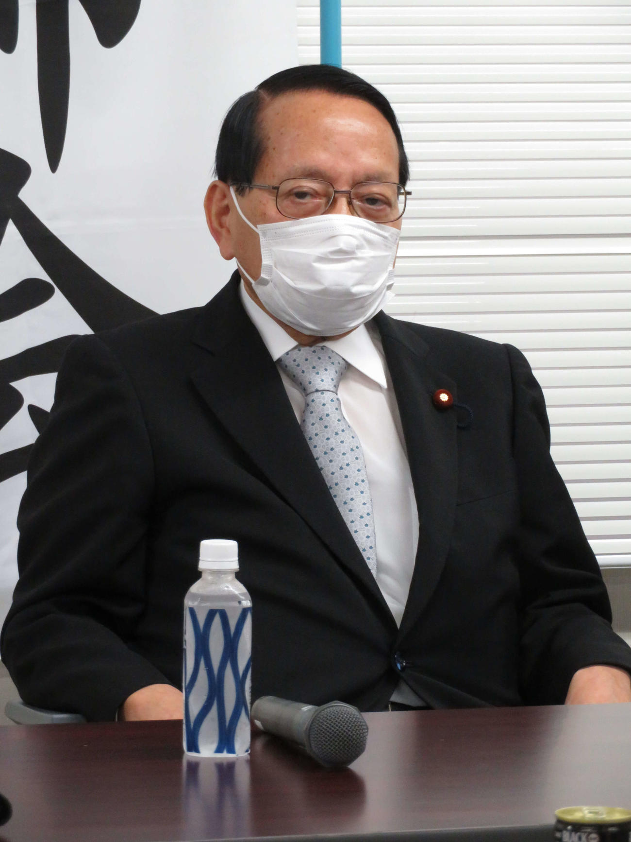 復興相決定の電話を待つ平沢勝栄氏（撮影・近藤由美子）