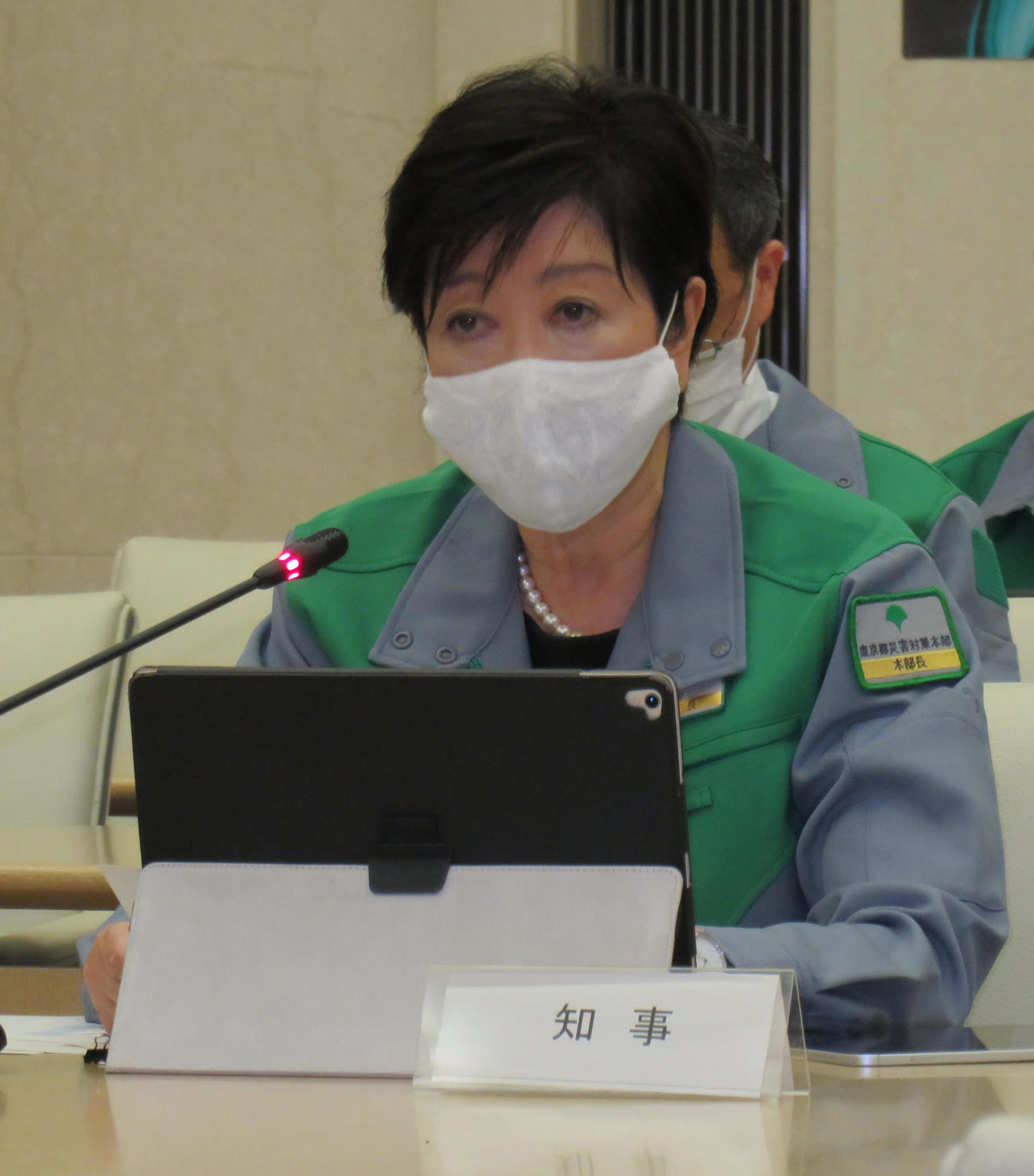 モニタリング会議で発言する、東京都の小池百合子知事（撮影・佐藤勝亮）