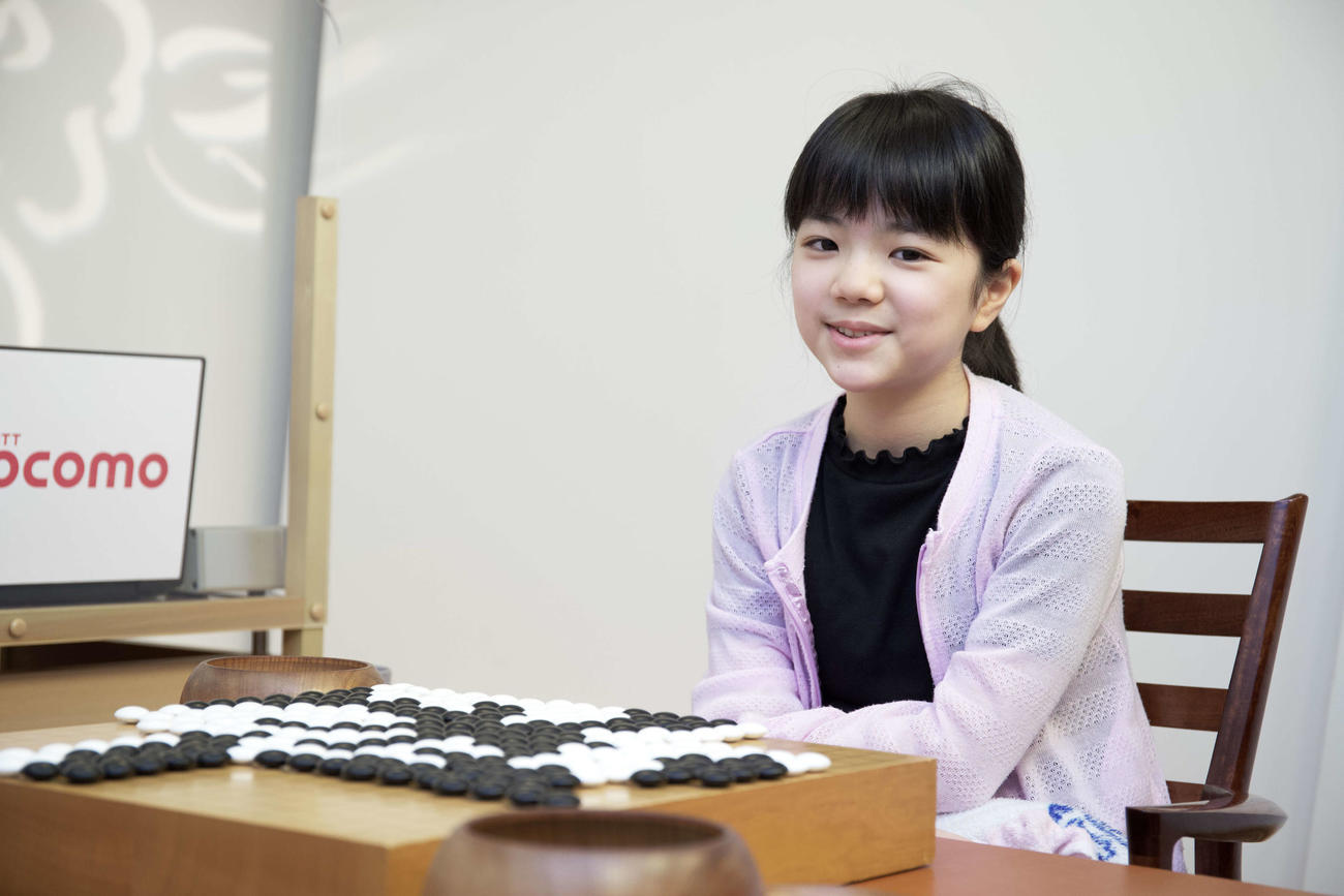 女流棋聖戦で上野梨紗初段を下して11歳7カ月の最年少で本戦初勝利を挙げた仲邑菫初段（日本棋院提供）