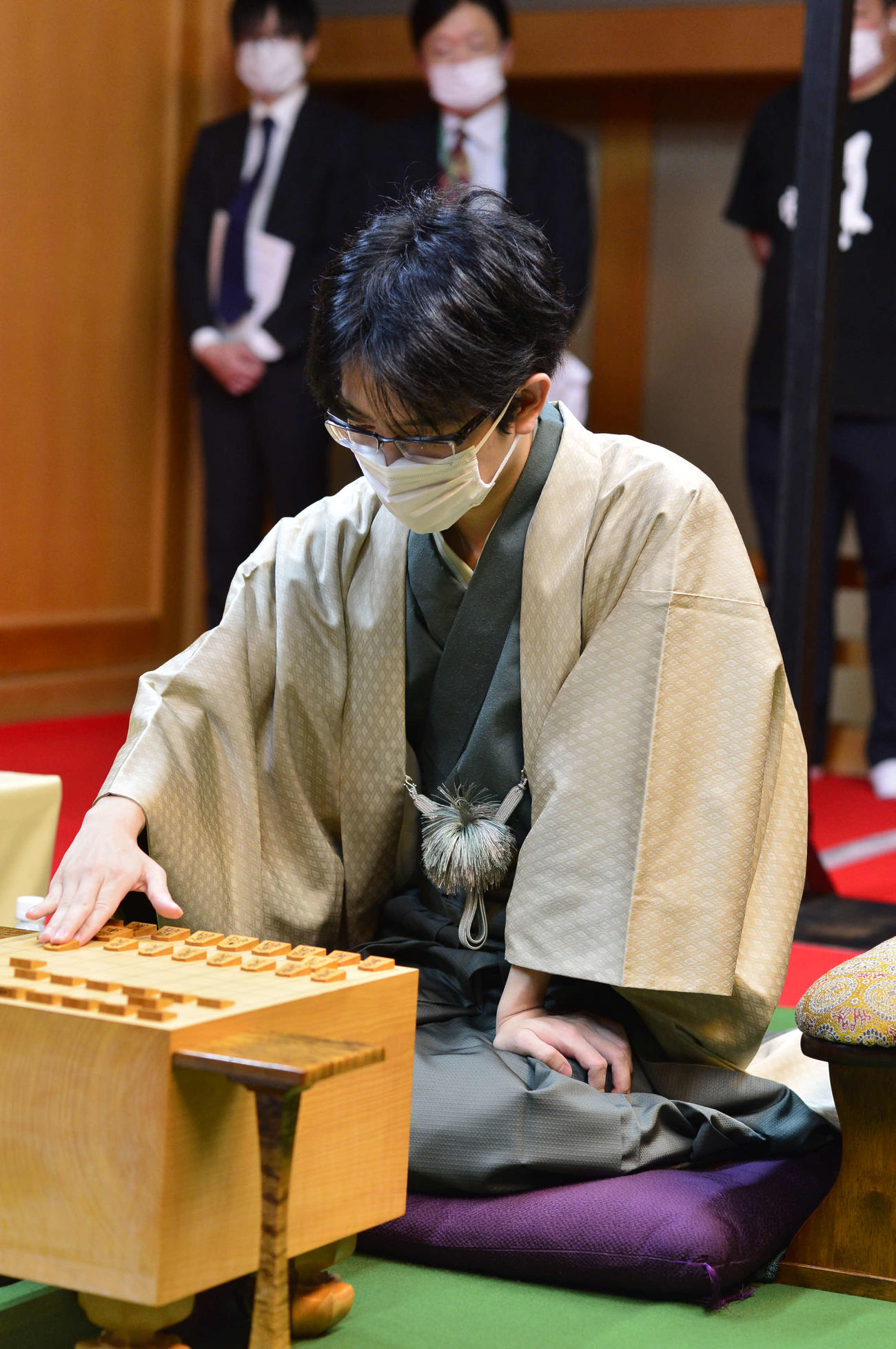 初防衛を目指す豊島将之竜王（日本将棋連盟提供）