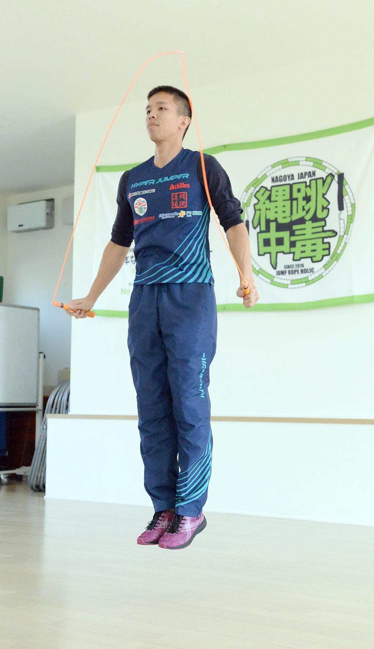 8重跳びギネス挑戦に向けて練習する森口明利さん（撮影・鎌田直秀）