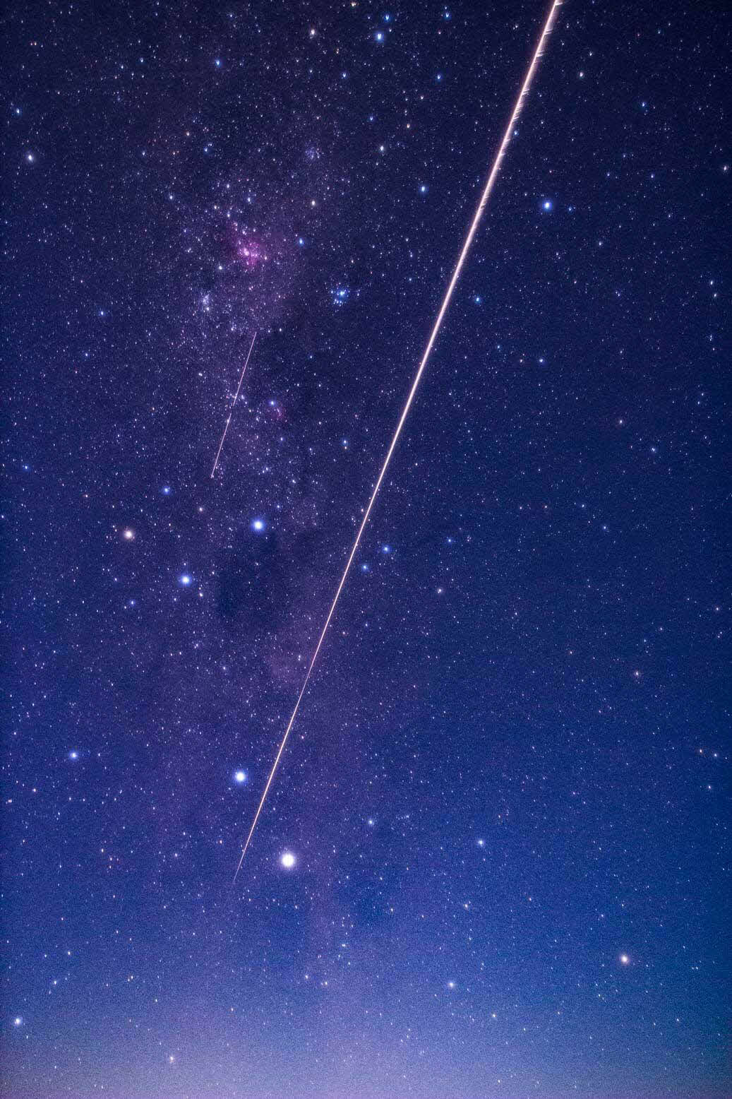 はやぶさ2から分離して大気圏に突入したカプセルは火球となってオーストラリア南部の上空で確認された（C）JAXA