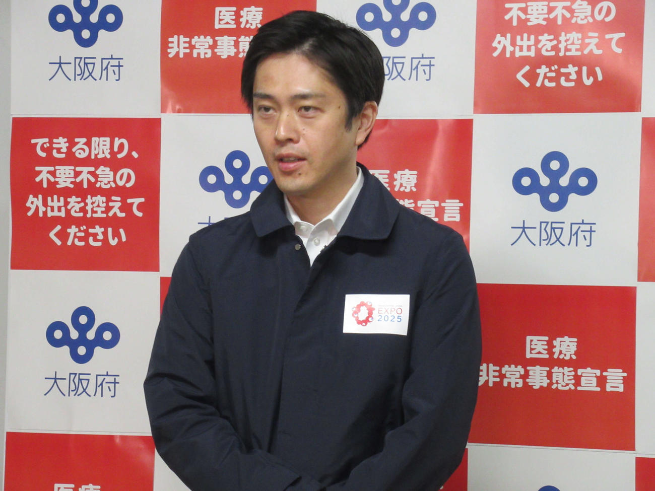 大阪府庁で取材に応じる吉村洋文知事（撮影・星名希実）