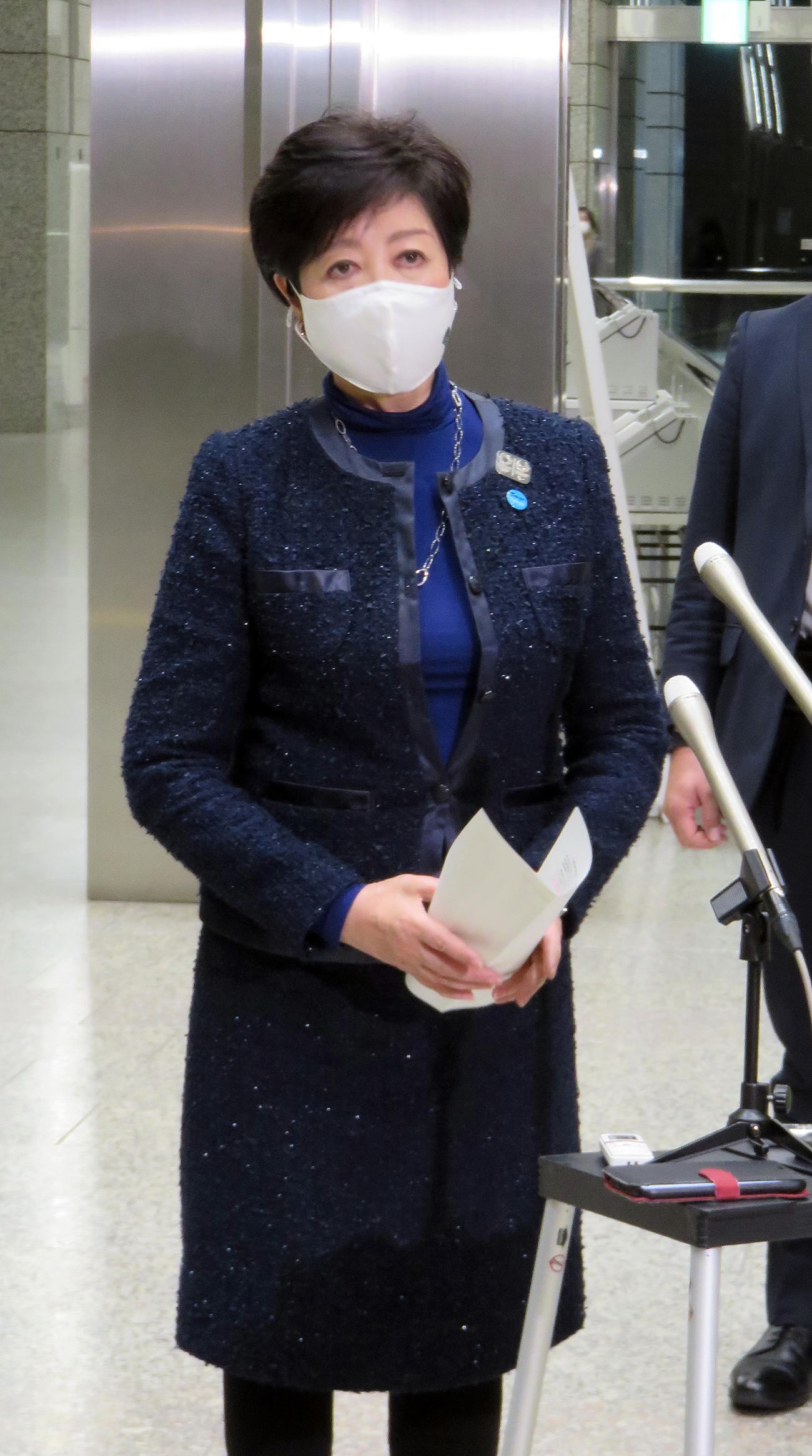都庁で取材に応じた小池都知事（撮影・鎌田直秀）