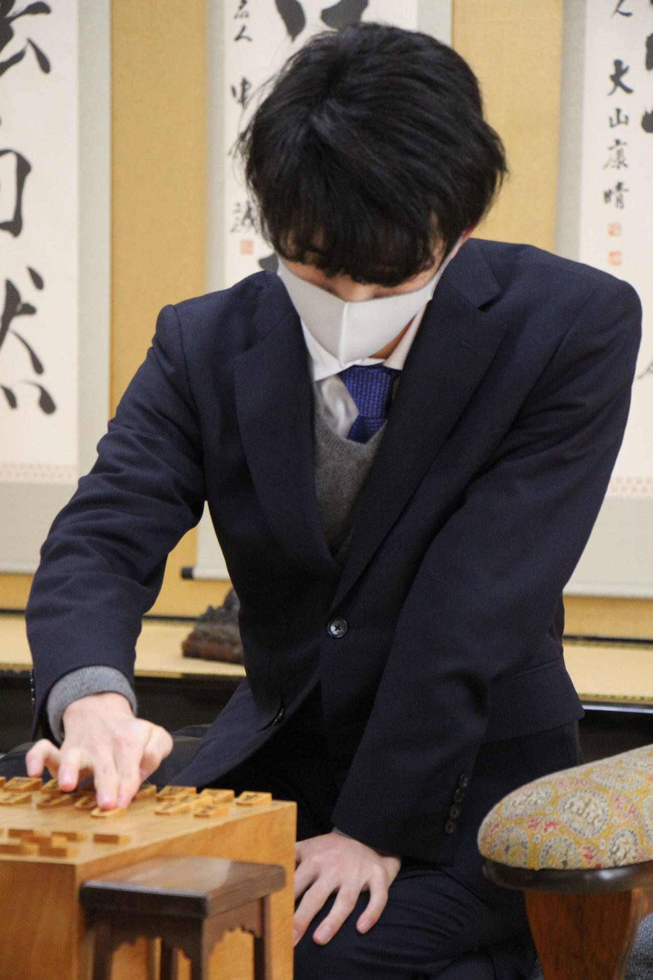 第34期竜王戦2組ランキング戦1回戦に臨んだ藤井聡太2冠（日本将棋連盟提供）