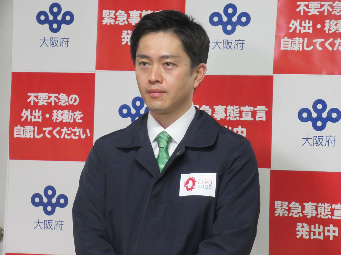 大阪府庁で取材に応じる吉村洋文知事（撮影・星名希実）