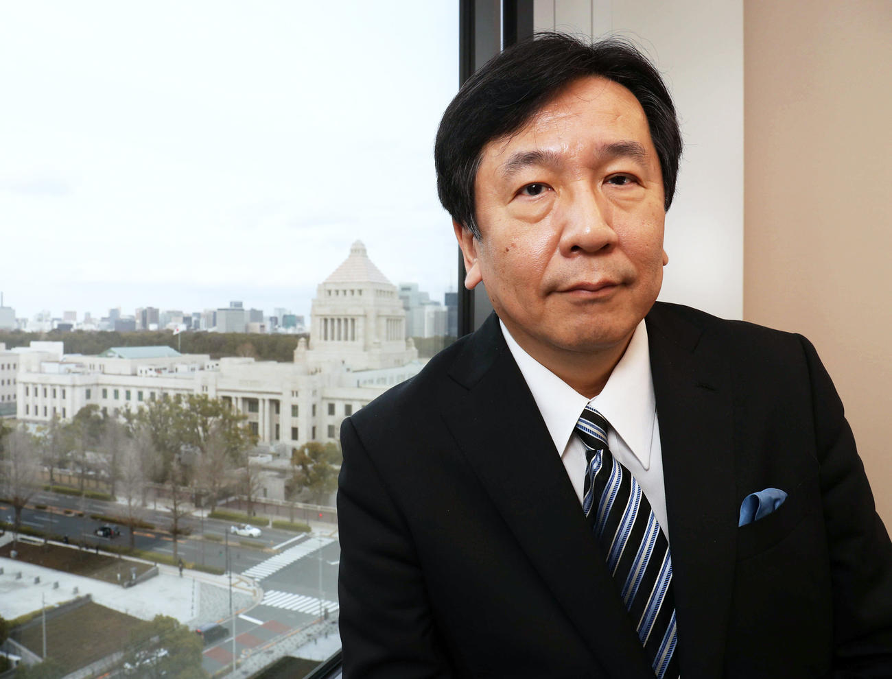 震災当時の状況について語った立憲民主党の枝野代表。後方は国会議事堂（撮影・狩俣裕三）
