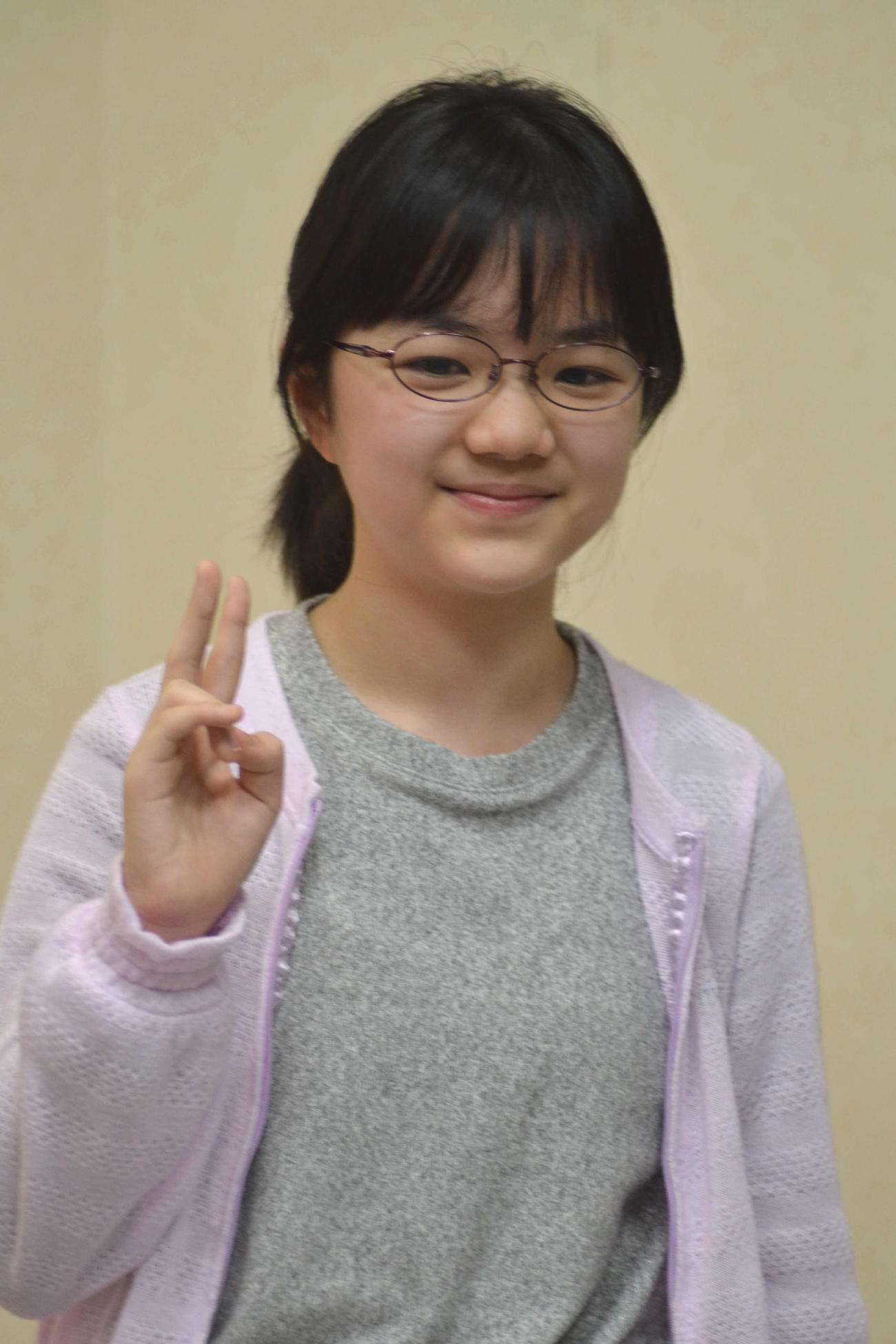 二段昇段会見で笑顔を見せる仲邑菫初段