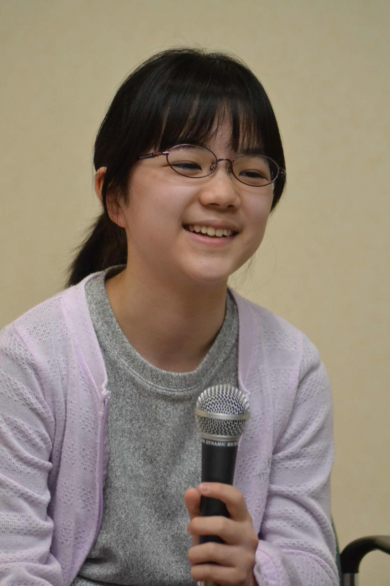 二段昇段会見で笑顔を見せる仲邑菫初段