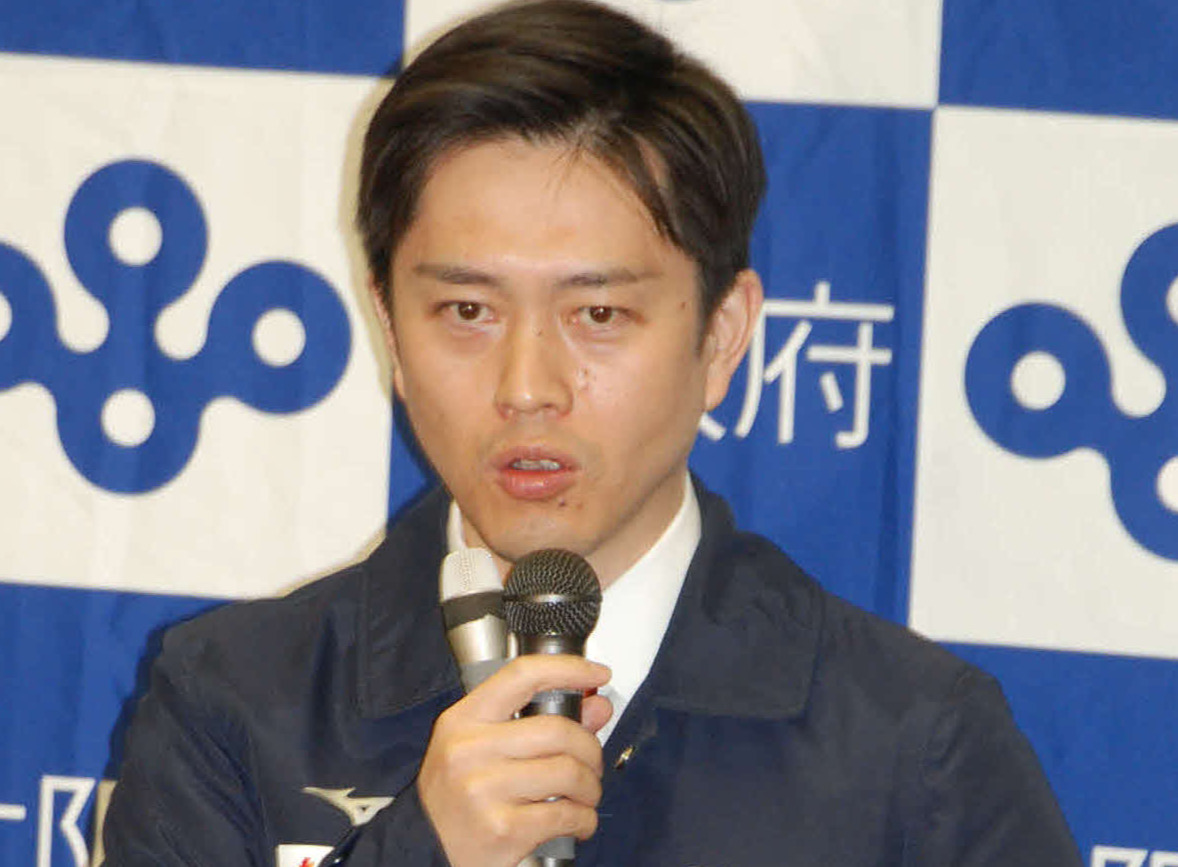 大阪府の吉村洋文知事（2021年2月26日撮影）