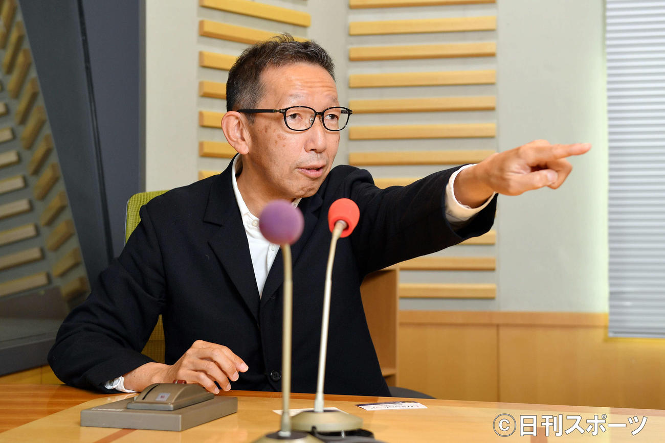 ラジオの野球中継について熱く語る松本秀夫アナウンサー（撮影・滝沢徹郎）